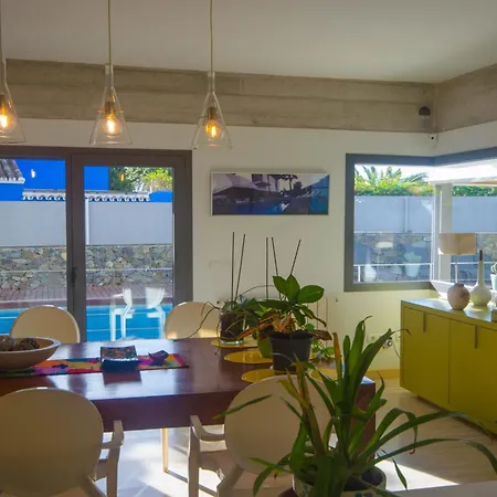 Luna De Mar - Beachside Bliss With Pool אסטפונה
