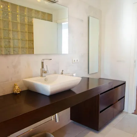 Luna De Mar - Beachside Bliss With Pool * Estepona