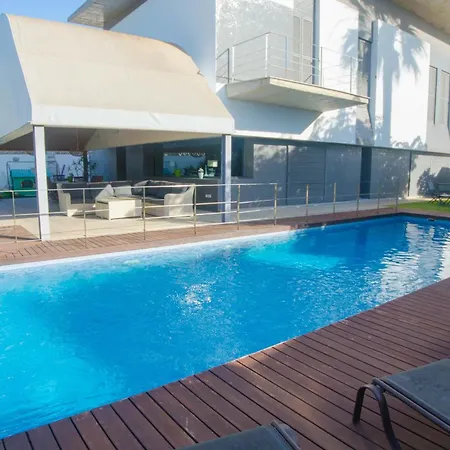 Villa Luna De Mar - Beachside Bliss With Pool *
