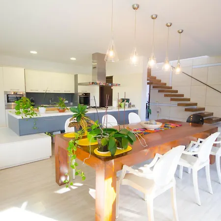 Luna De Mar - Beachside Bliss With Pool * Estepona